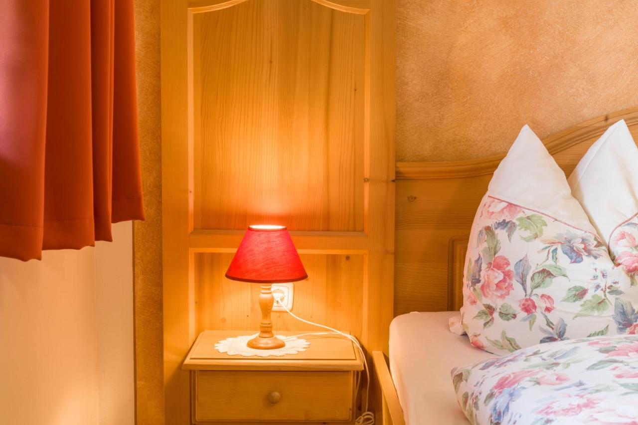 Ferienwohnung Annamirl ガルミッシュ・パルテンキルヒェン エクステリア 写真